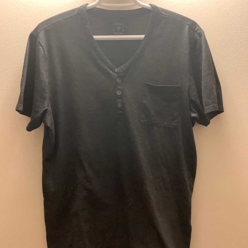 GUESS Vneck shirt